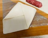 Foto langkah ke 3 dari resep Sausage Roll (Resep No.113).