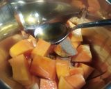 A picture of step 3 of Papaya juice.
