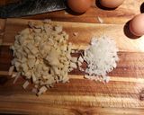 Foto del paso 1 de la receta: Huevos Revueltos con Chorizo