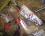 Foto langkah ke 3 dari resep Ikan kembung kuah kuning.