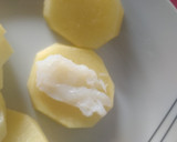 Foto del paso 2 de la receta: Patatas a la importancia rellenas de bacalao