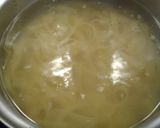 Foto del paso 7 de la receta Tagliatelle con gambas y refrito de ajos tiernos con guindillas