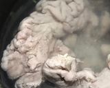 Foto del paso 3 de la receta: Sesos de Res al Verdeo