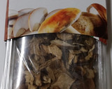 Foto del paso 1 de la receta: Risotto de setas y boletus secos, con un truco para que salga más cremoso