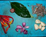 Foto langkah ke 1 dari resep Oseng Daun Pepaya Teri.