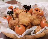 Hình bước làm 3 của món Gà viên chiên xù Nhật phong cách Halloween