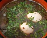 Foto del paso 1 de la receta: Sopa negra con huevo duro