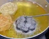 A picture of step 2 of Rose cookies.