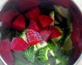 A picture of step 2 of Healthy Beetroot Karela Juice.