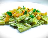 Foto del passaggio 6 della ricetta Paccheri ondulati con branzino e crema di zucchine e basilico