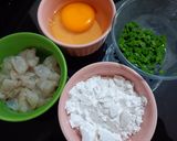 Foto langkah ke 2 dari resep Lumpia Udang Goreng mudah dan enak.