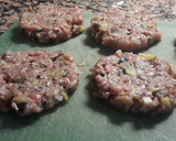 Foto del paso 6 de la receta: Hamburguesas de ternera, berenjena, calabacín y cebolla