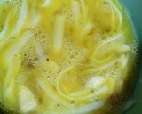 Foto del paso 2 de la receta: Omelet con plátano fruta y queso mozzarella