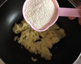 A picture of step 2 of Rice mawa paratha.