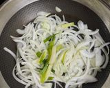 洋蔥炒甜不辣的食譜步驟3照片