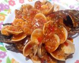 Foto langkah ke 6 dari resep Ikan Nila dan Kerang Saus Padang.
