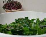 Foto langkah ke 3 dari resep Crispy Kale with Oregano.