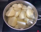 A picture of step 1 of Potato and marrow soup.