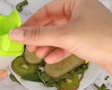 A picture of step 7 of Kiwi ice popsicles.