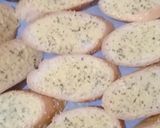 Foto langkah ke 2 dari resep Crispy garlic bread.
