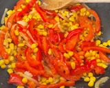 Csirkés enchilada chipsmorzsával recept fázis 3 fotója