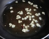 Foto del paso 2 de la receta: Espaguetis con Gulas y Gambas