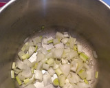 Foto del paso 1 de la receta: Crema de zanahoria con pollo y aguacate
