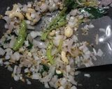 A picture of step 2 of Vegetable Oats Upma.