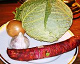 Kelkáposzta főzelék csípős, füstölt kolbásszal recept fázis 1 fotója