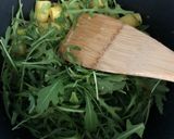 A picture of step 3 of Penne with rocket, garlic and lemon.
