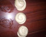 A picture of step 4 of Layered chapati n pojo.