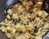 A picture of step 5 of Bandhakopi’r Ghonto Chingri diye (Cabbage Ghonto with prawns).