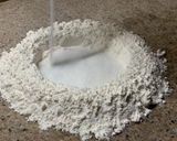 Foto del paso 2 de la receta: Medialunas (sin manteca)
