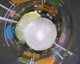A picture of step 2 of Lemon mojito.