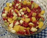 صورة لخطوة 6 من وصفة سلطة فواكة بالعصير🍸 🍏🍊🍎🍇