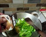Foto langkah ke 5 dari resep Philly Cheese Steak Burger.