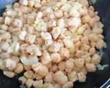 Foto del paso 7 de la receta: Pasta con soja texturizada y salsa de yogurt