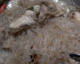 รูปขั้นตอนการทำที่ 8 ของ น่องไก่นึ่งวุ้นเส้นสมุนไพร