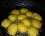 A picture of step 2 of Dahi vada.
