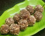 खजूर लाडू (Khajoor Ladoo Recipe In Marathi) रेसिपी स्टेप 7 फोटो 