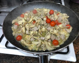Foto del paso 6 de la receta: Espaguetis con setas champiñones y filete de atún