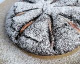Foto del passaggio 5 della ricetta Torta al cacao con pere senza uova