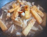 Hình bước làm 2 của món Củ sắn xào nấm và đậu hũ