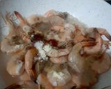 Foto langkah ke 3 dari resep Udang Saus Plum.