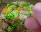 Gambar langkah 3 resipi Sup Brokoli Ayam.