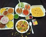 A picture of step 3 of Bombay mix bhel.