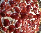 Foto del paso 8 de la receta: Tarta de frutillas, con almíbar de naranja, frutillas y almendra