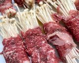 Foto langkah ke 2 dari resep Beef Enoki saus barbeque.