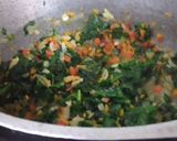Foto del paso 2 de la receta: Empanadas vegetarianas integrales de espinaca salteada