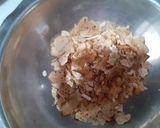 A picture of step 4 of Khakhra Papad mix chewdo.